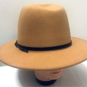 Classic felt fedora with inner sweat band, adjustable ribbon & belt buckle NEW